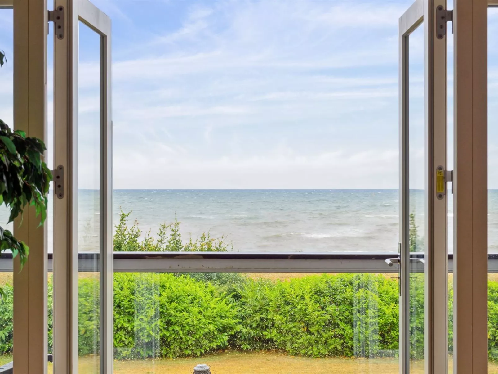 "Esme" - 30m from the sea-Buiten