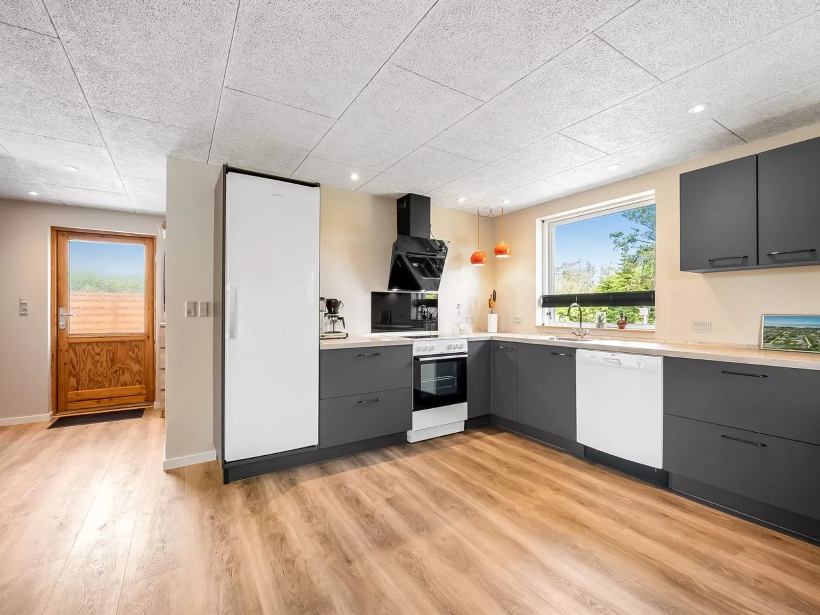 "Eira" - 350m to the fjord-Binnen