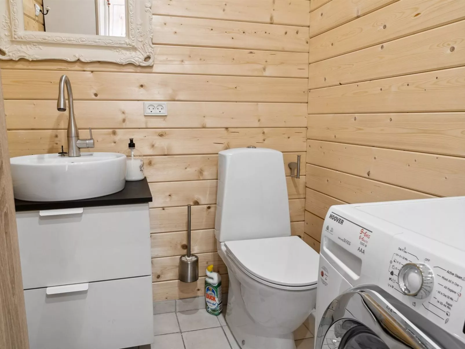 "Vicktoria" - 1.5km from the sea-Binnen