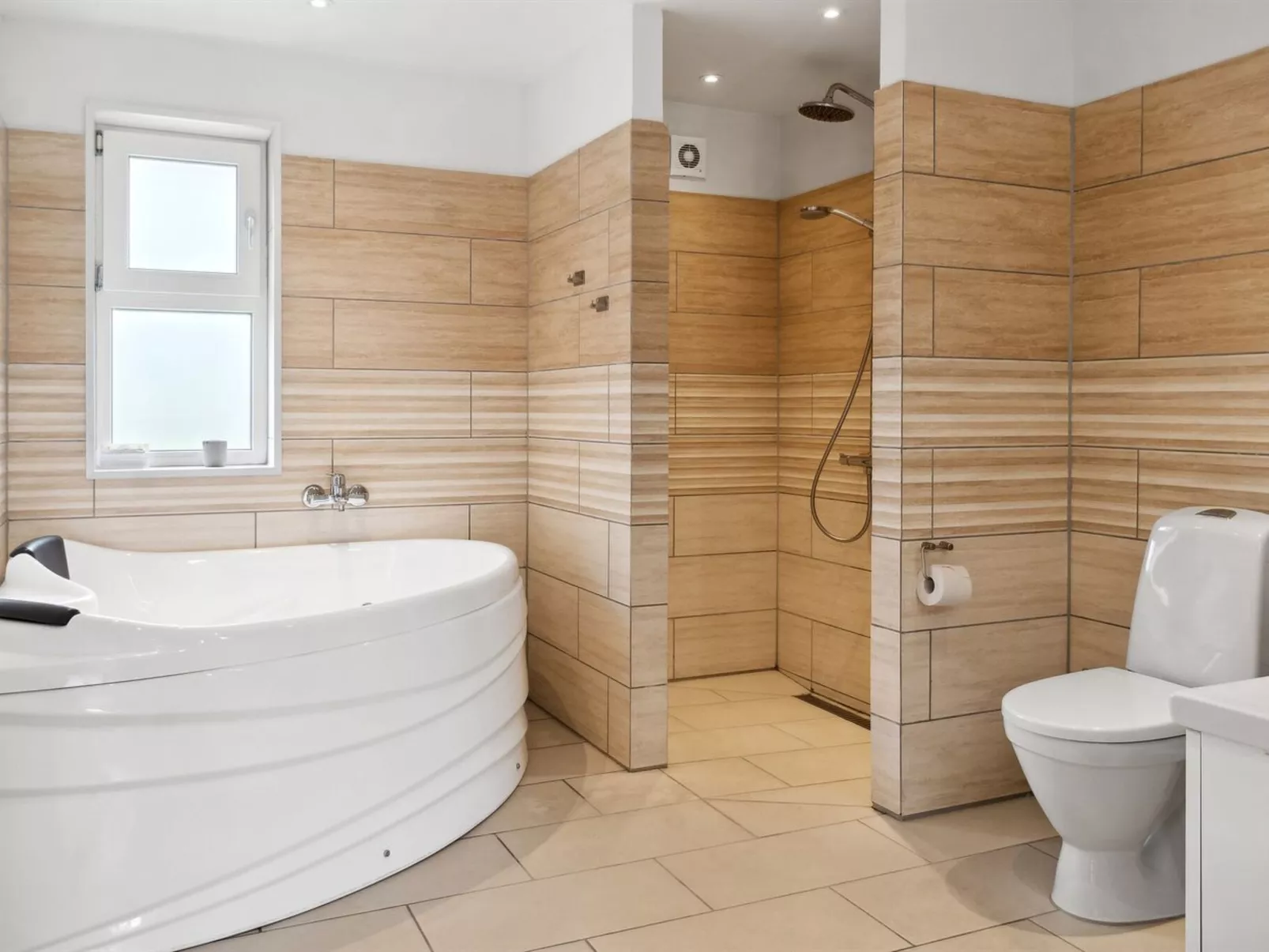 "Ronia" - 900m from the sea-Binnen