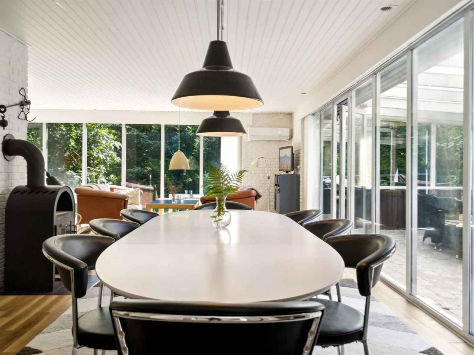 "Ingebrit" - 7km from the sea-Binnen