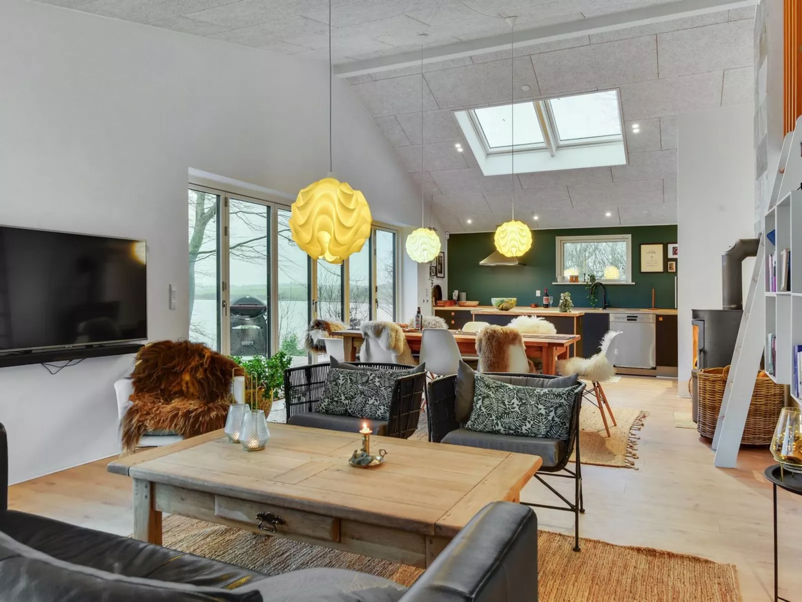 "Lika" - 25m to the fjord-Binnen