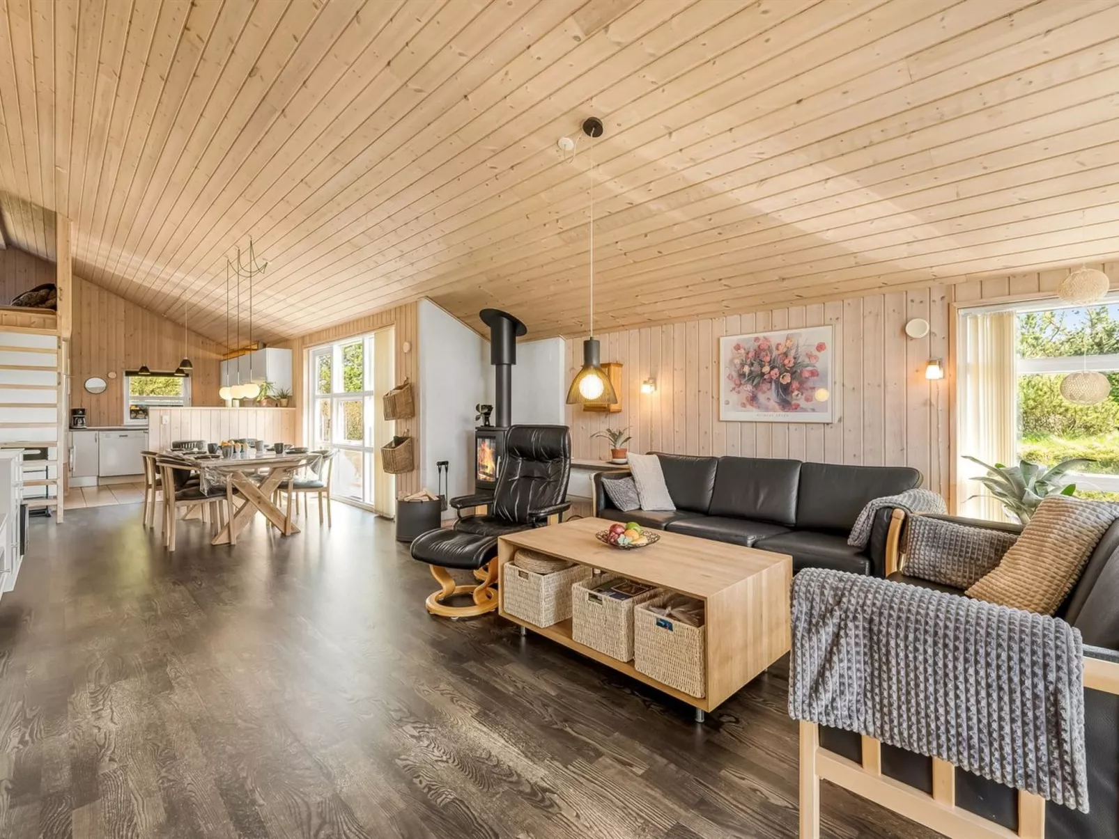 "Rekke" - 300m to the fjord-Binnen