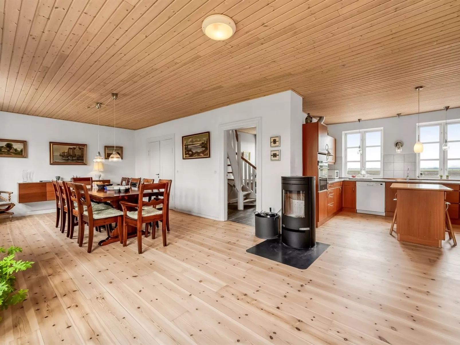 "Soria" - 600m to the fjord-Binnen