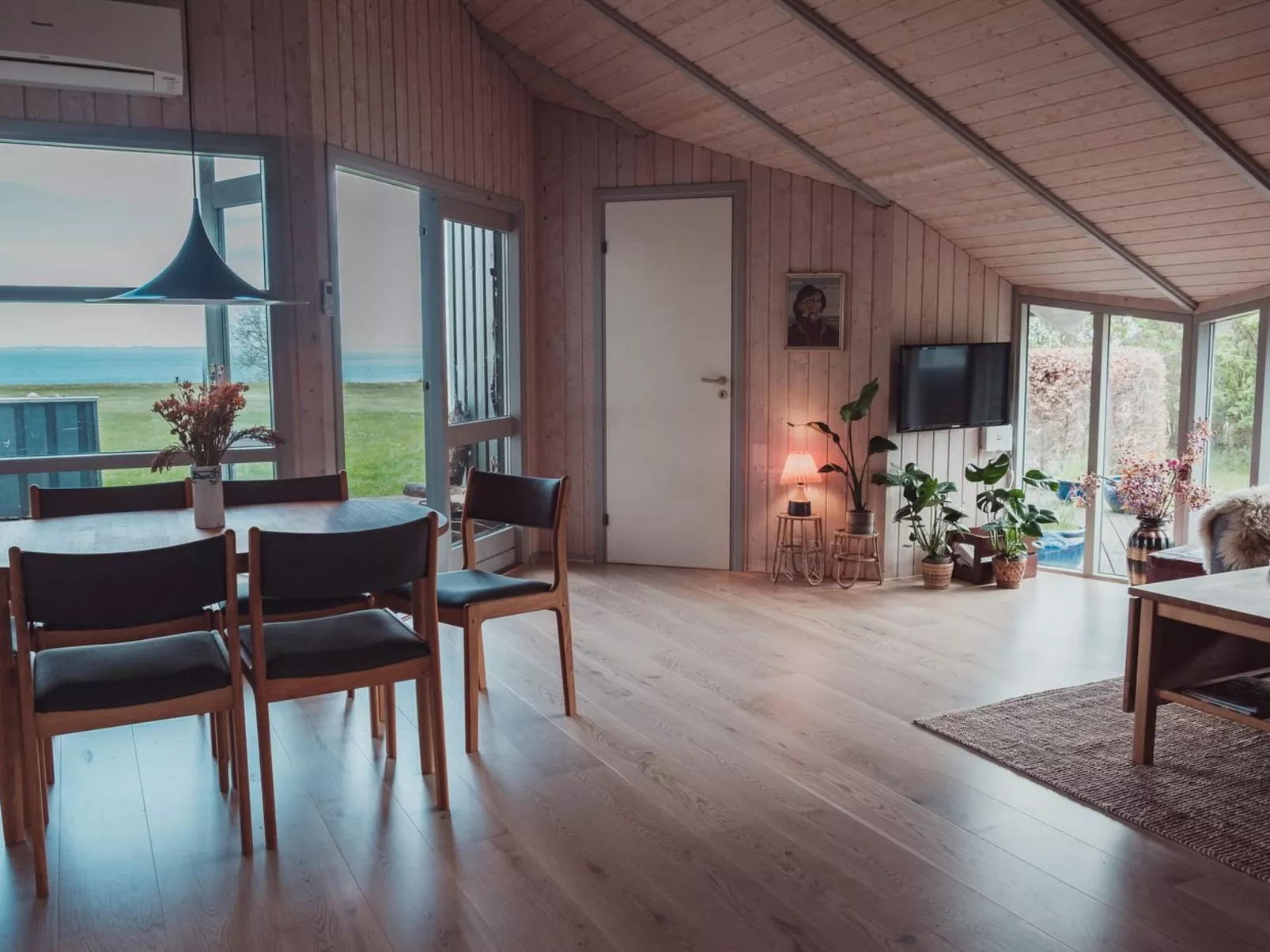 "Neno" - 100m from the sea-Binnen