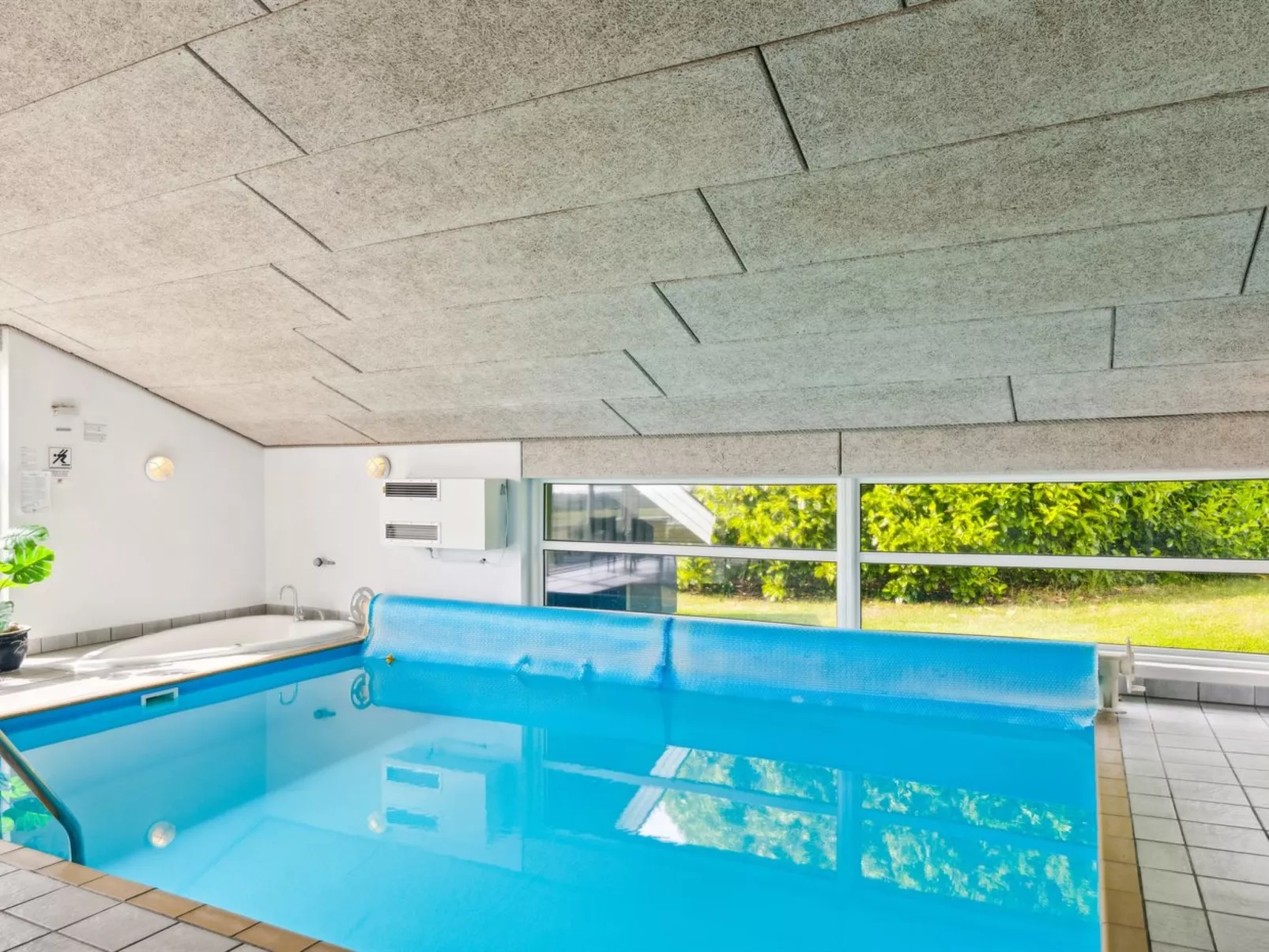 "Katharine" - 175m from the sea-Buiten