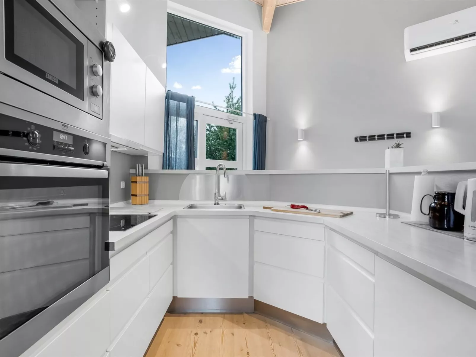 "Helena" - 700m from the sea-Binnen