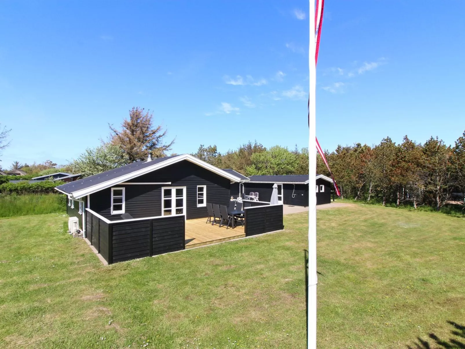 "Hillmari" - 200m from the sea-Buiten