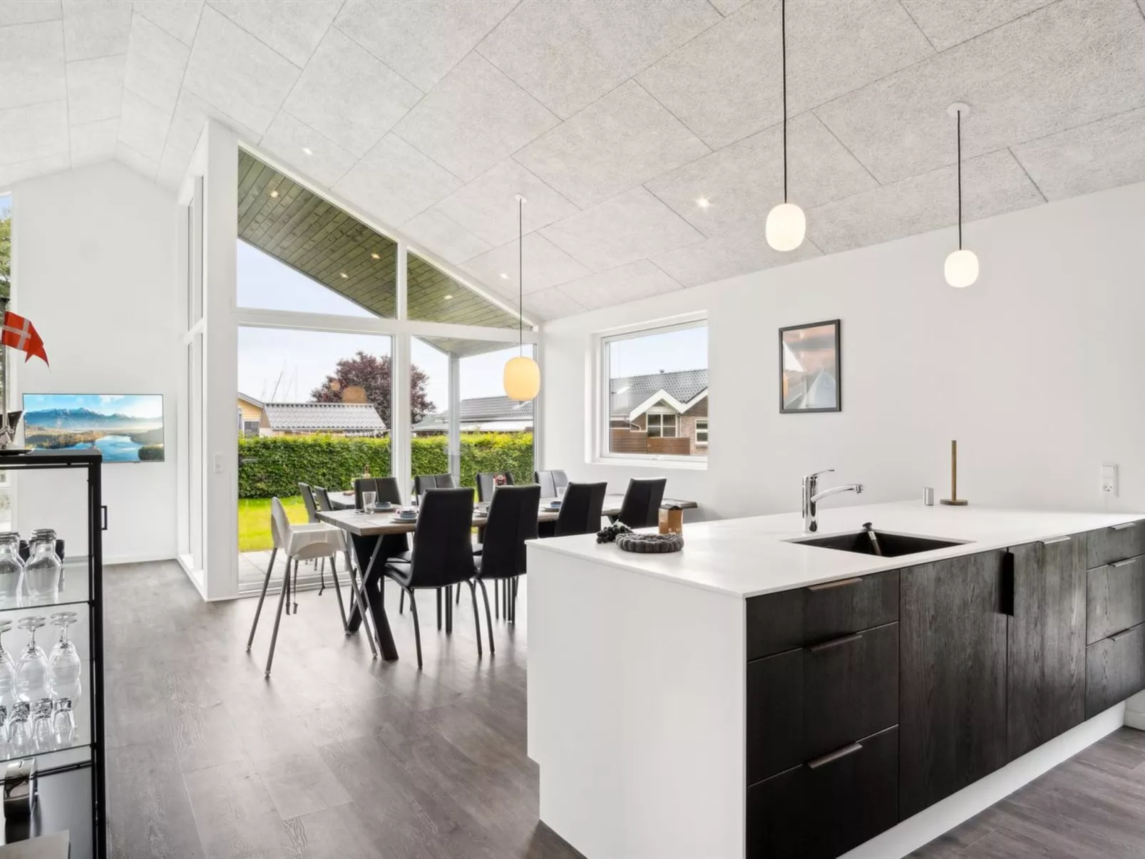 "Stygg" - 75m from the sea-Binnen