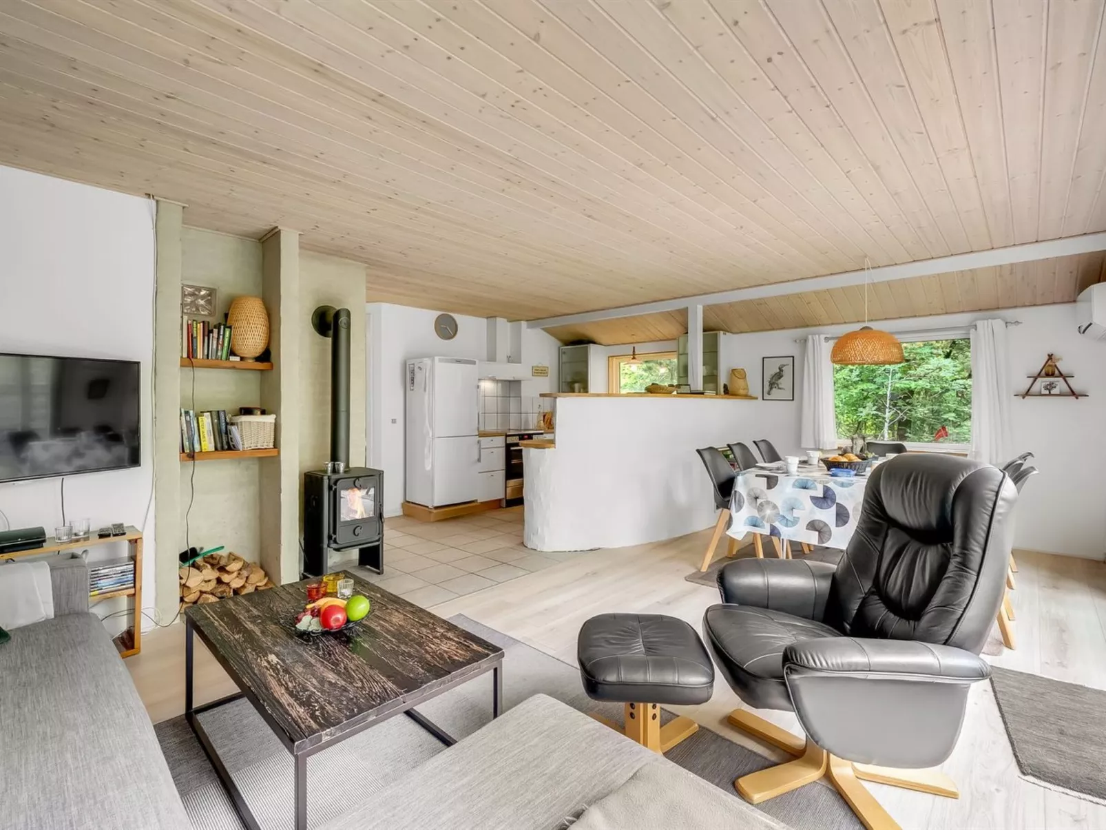 "Hilde" - 350m to the fjord-Binnen