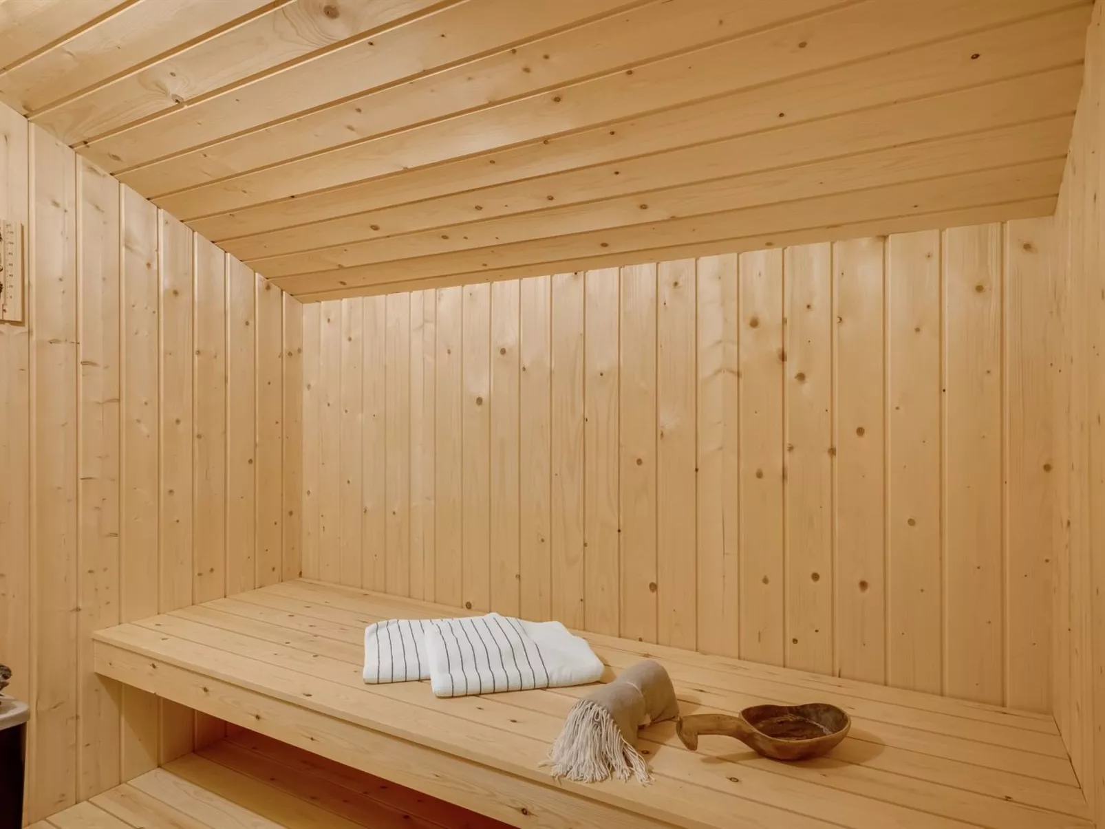 "Sella" - 200m from the sea-Binnen