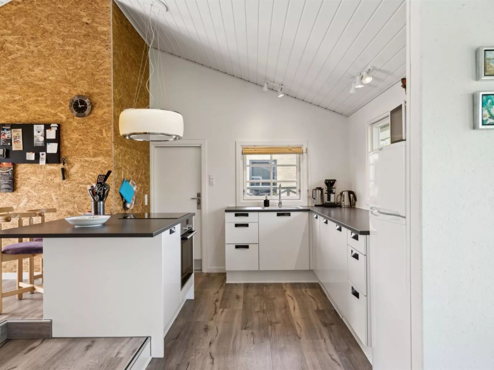 "Sölvy" - 300m from the sea-Binnen