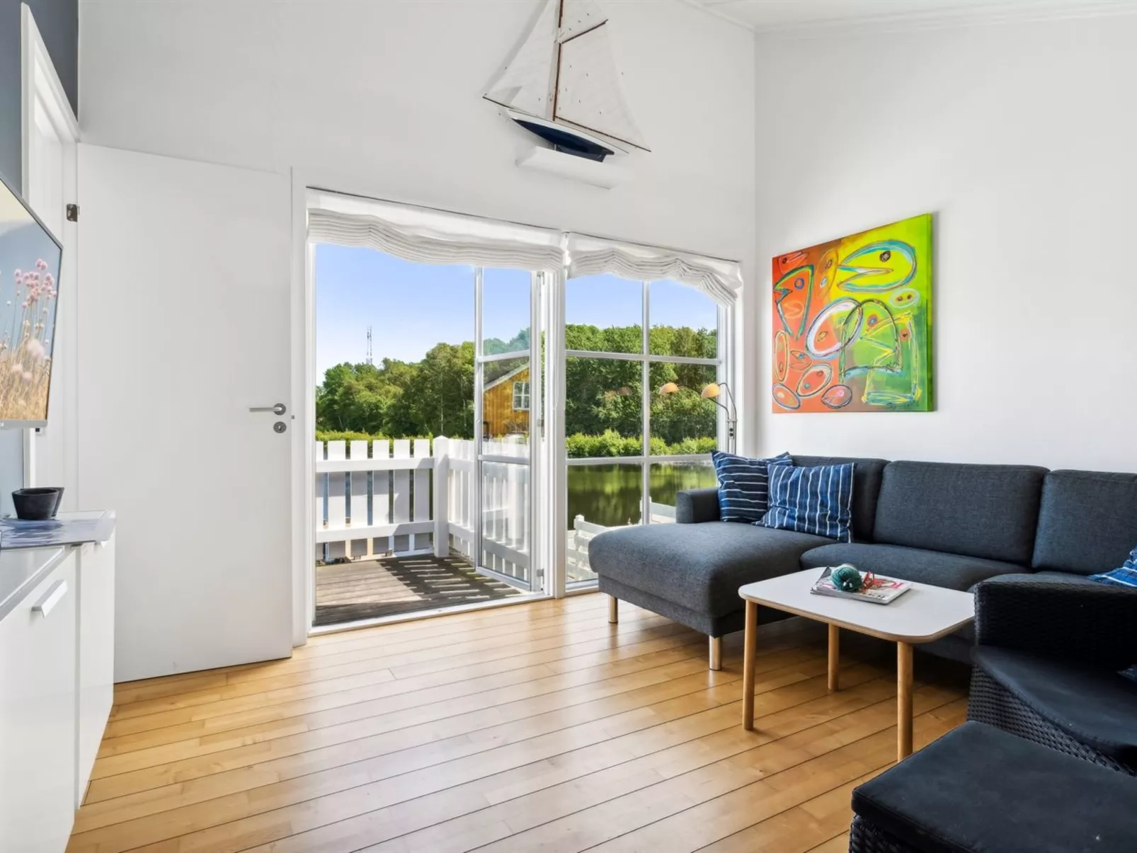 "Jænis" - 10m from the sea-Binnen