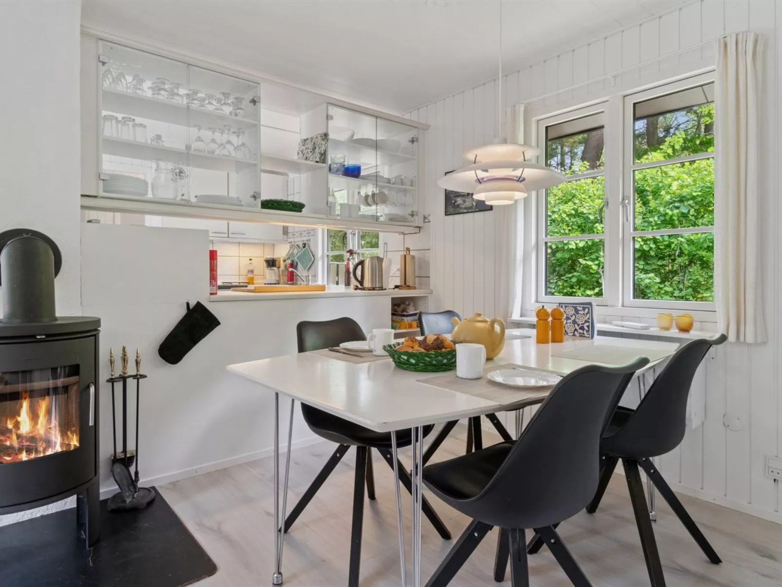 "Gail" - 200m from the sea-Binnen