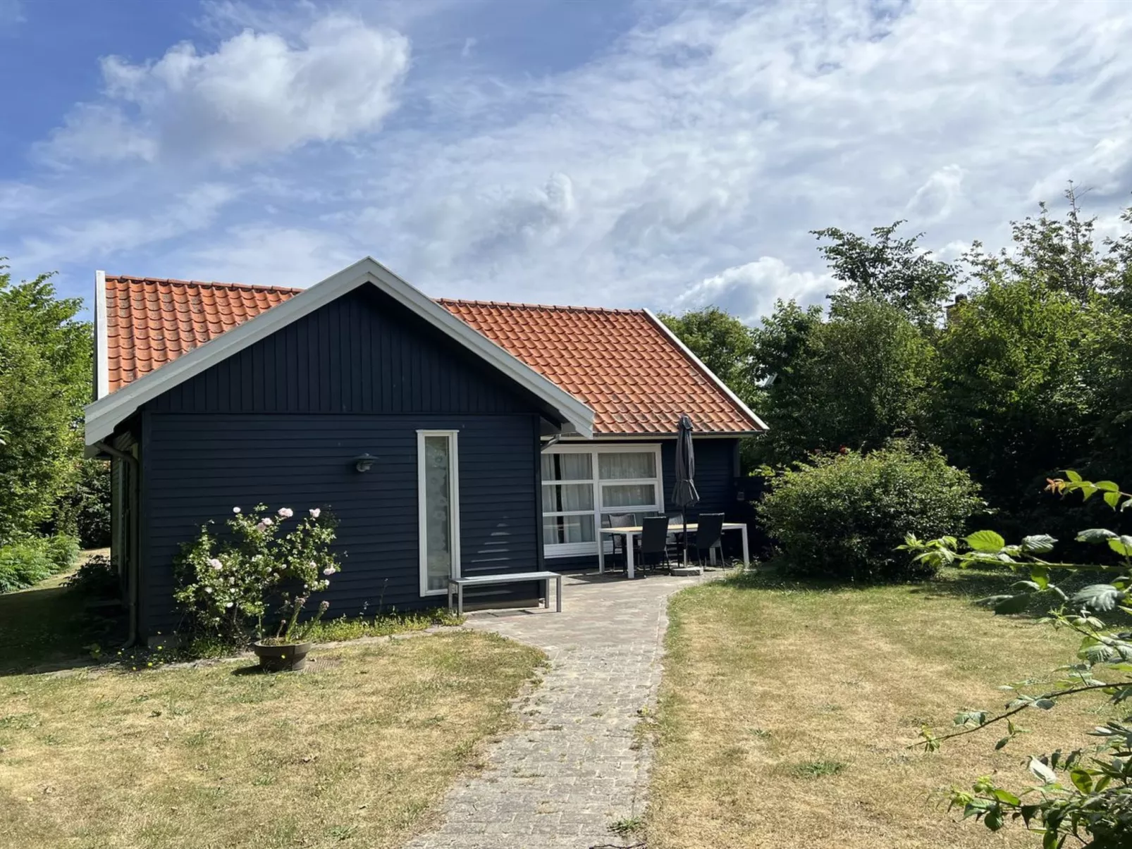 "Skyler" - 250m from the sea-Buiten