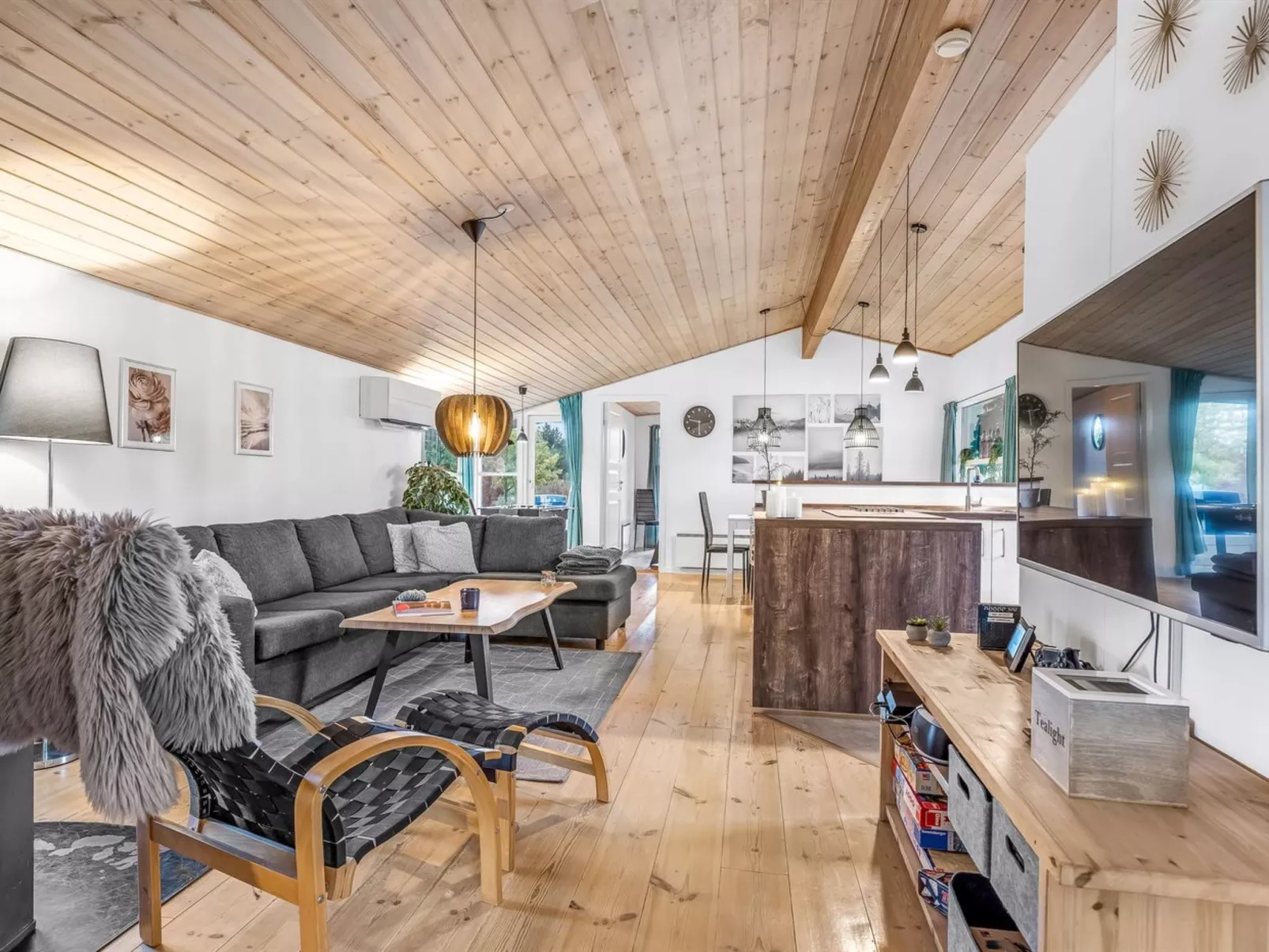 "Estella" - 900m from the sea-Binnen