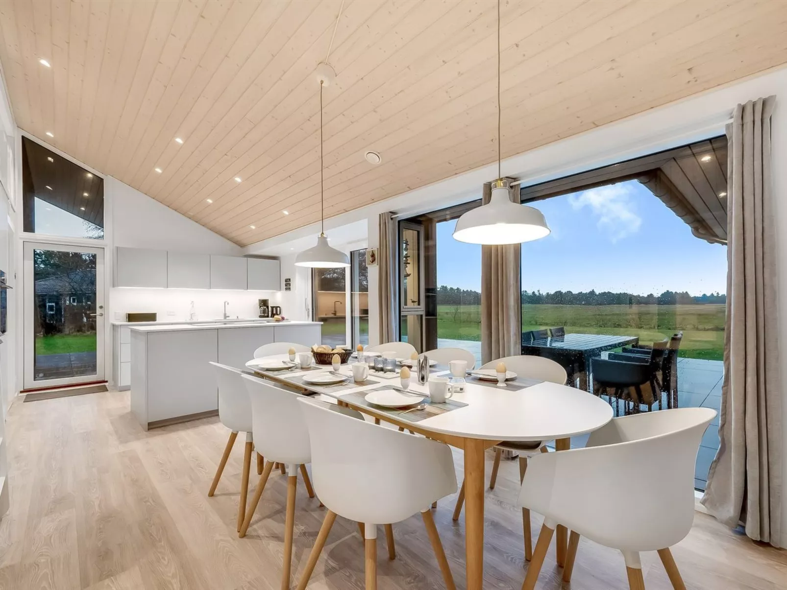 "Corina" - 850m to the fjord-Binnen