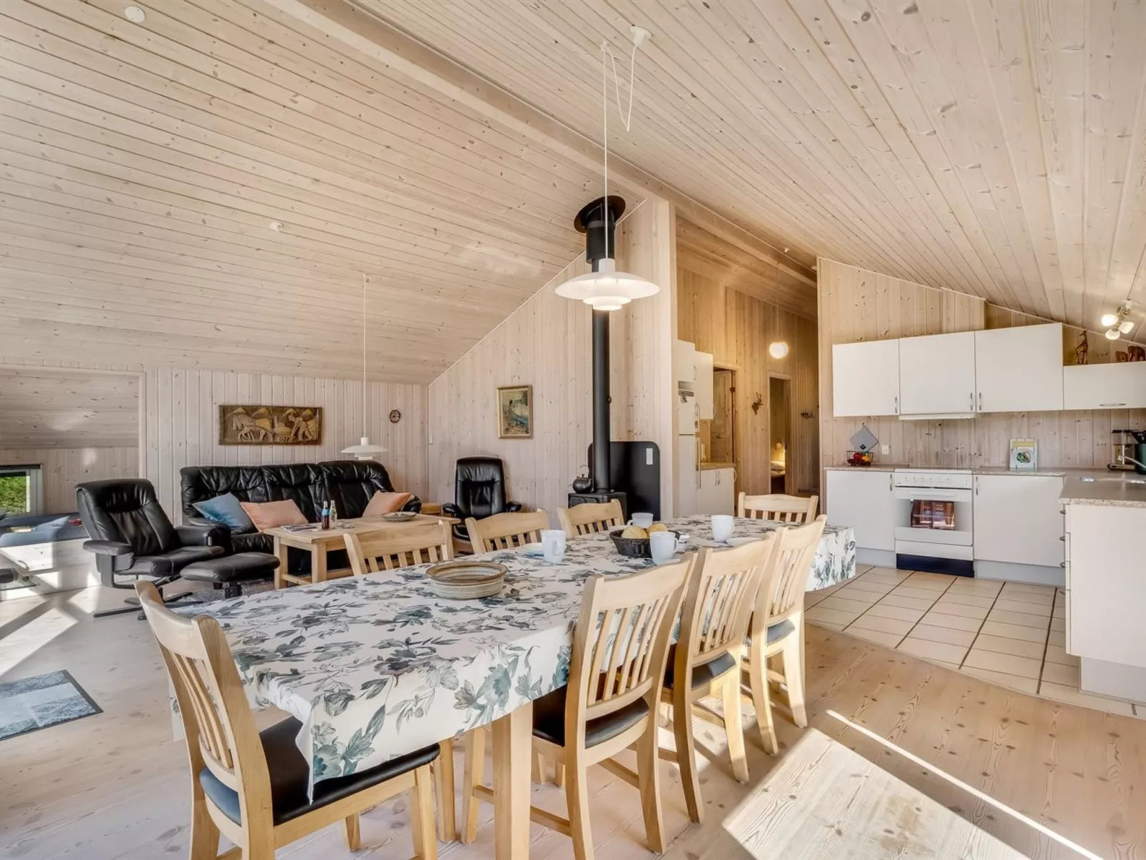 "Skrollan" - 200m to the fjord-Binnen