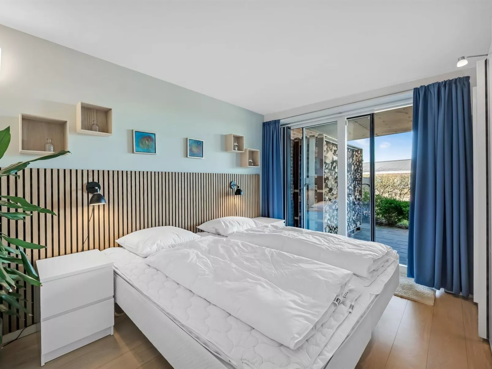 "Gustav" - 100m to the fjord-Binnen