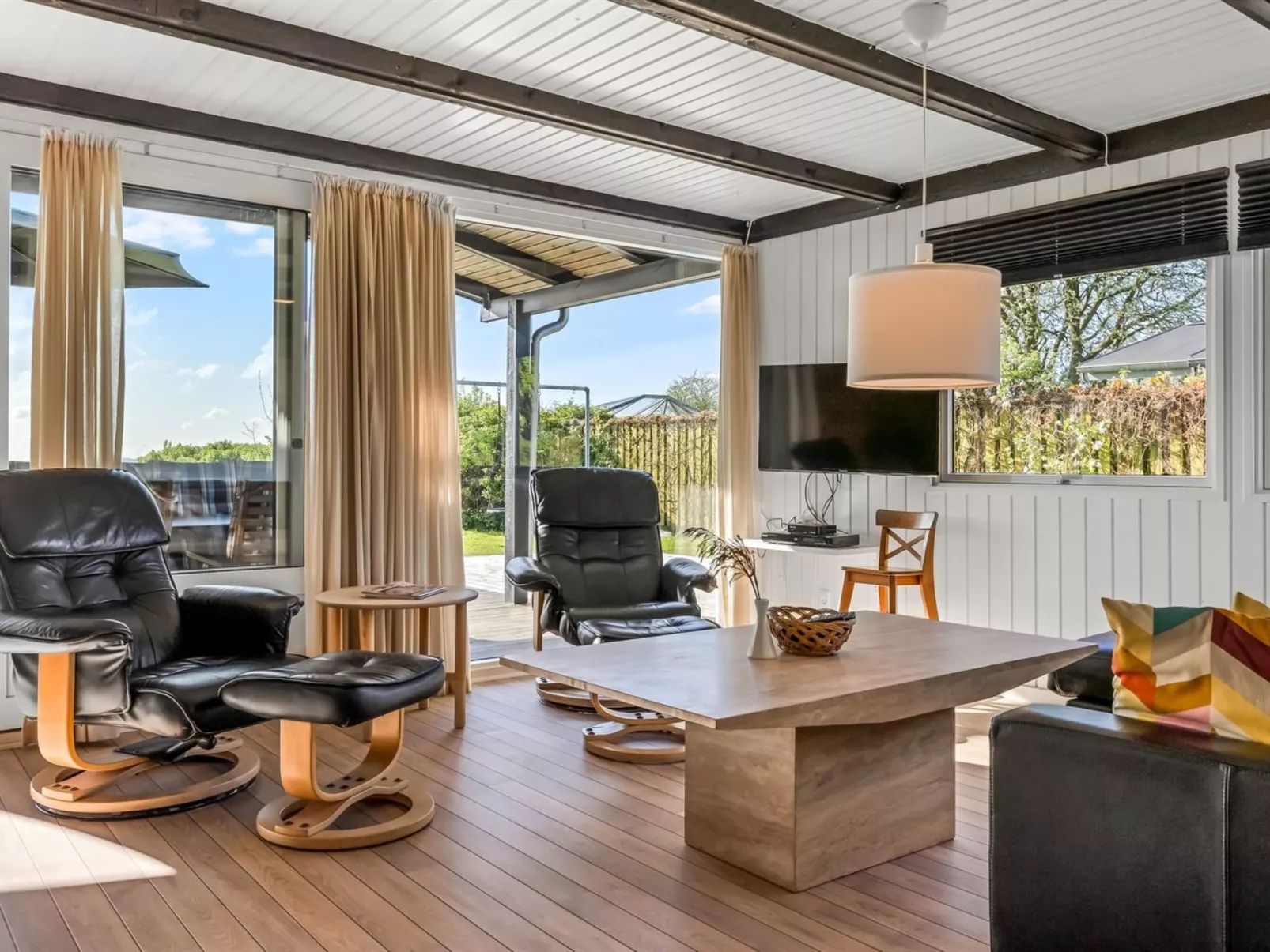 "Ørn" - 5m from the sea-Binnen