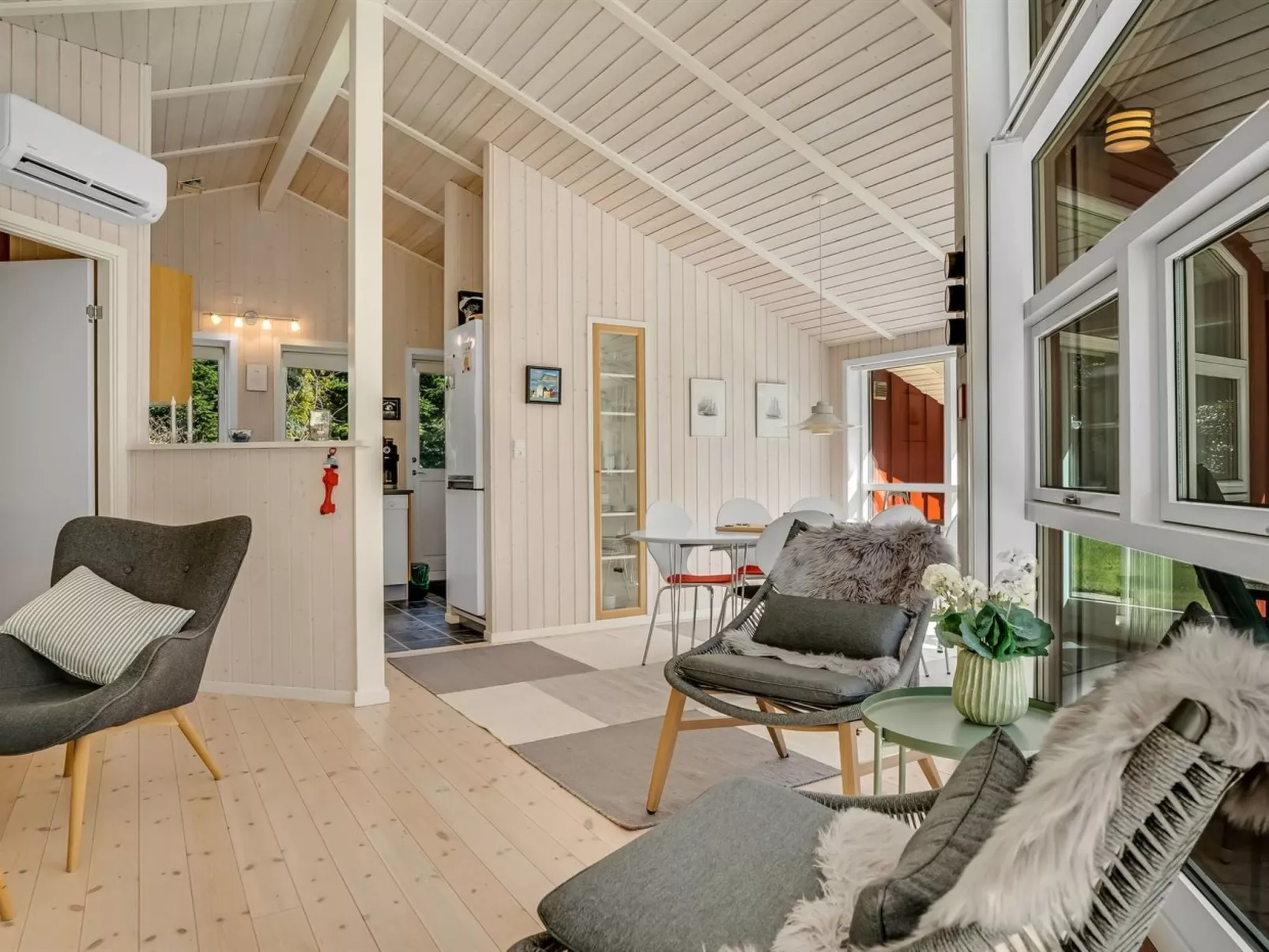 "Atti" - 500m to the fjord-Binnen