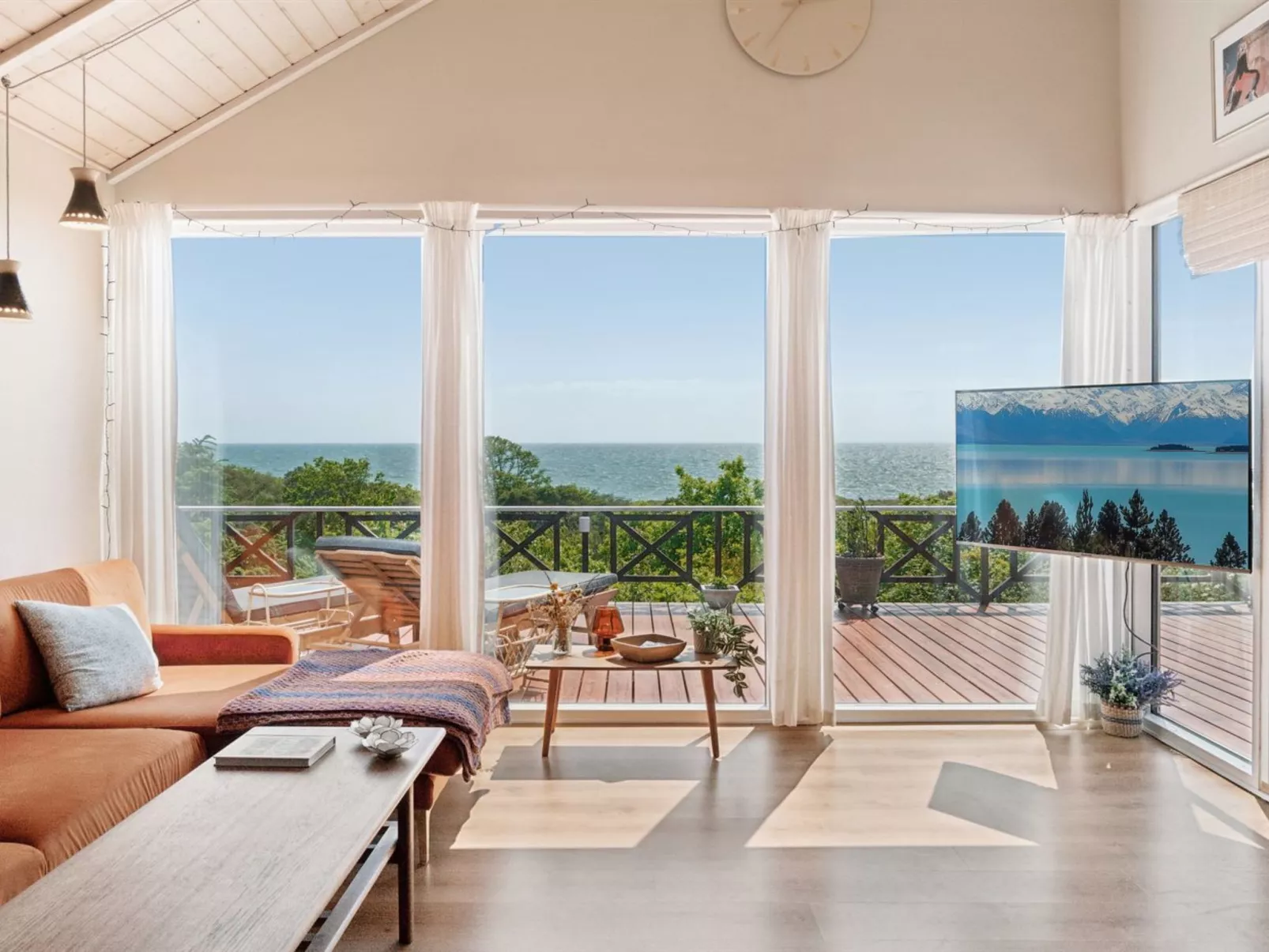 "Mariam" - 100m from the sea-Binnen