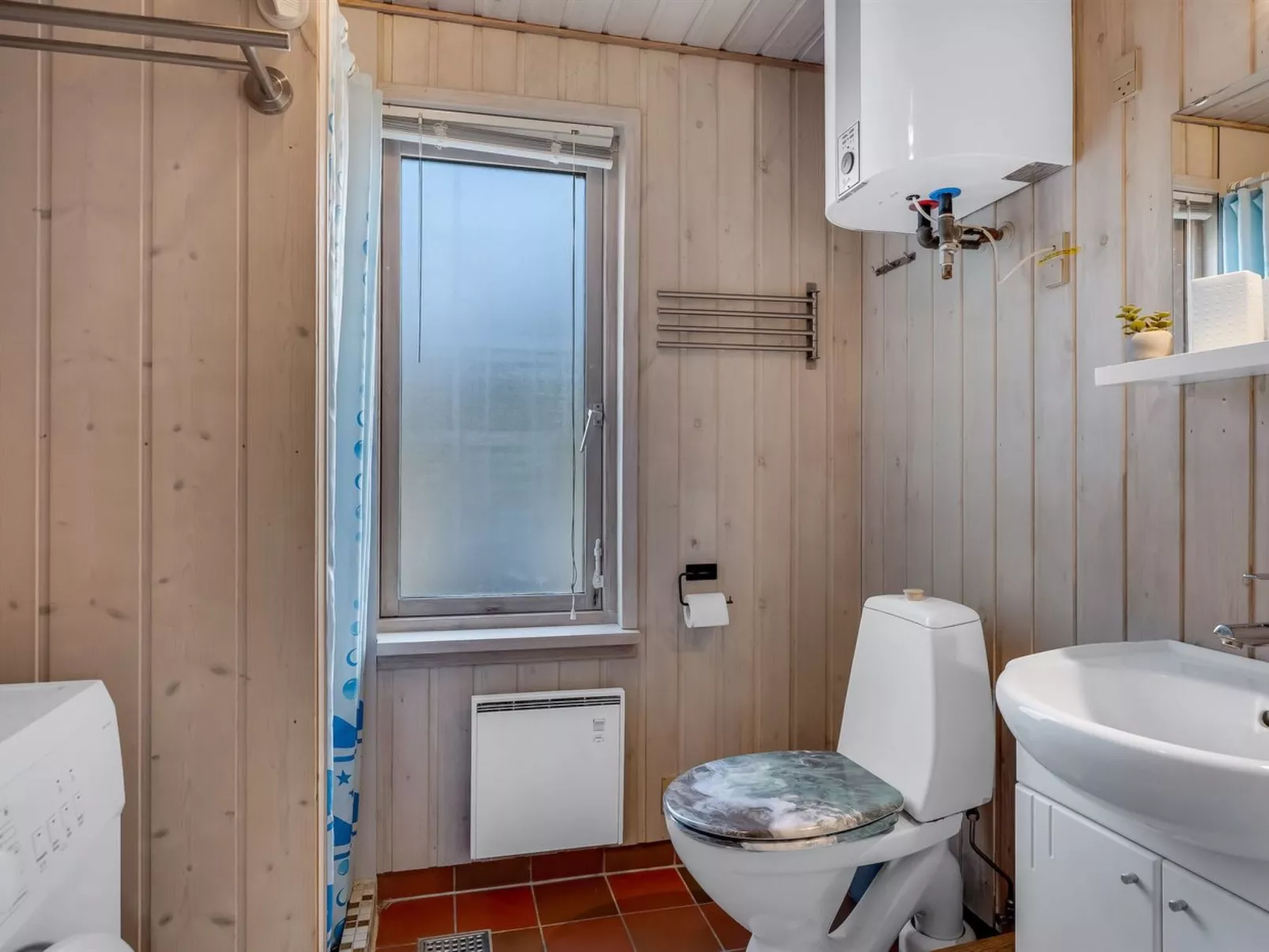 "Iris" - 200m to the fjord-Binnen