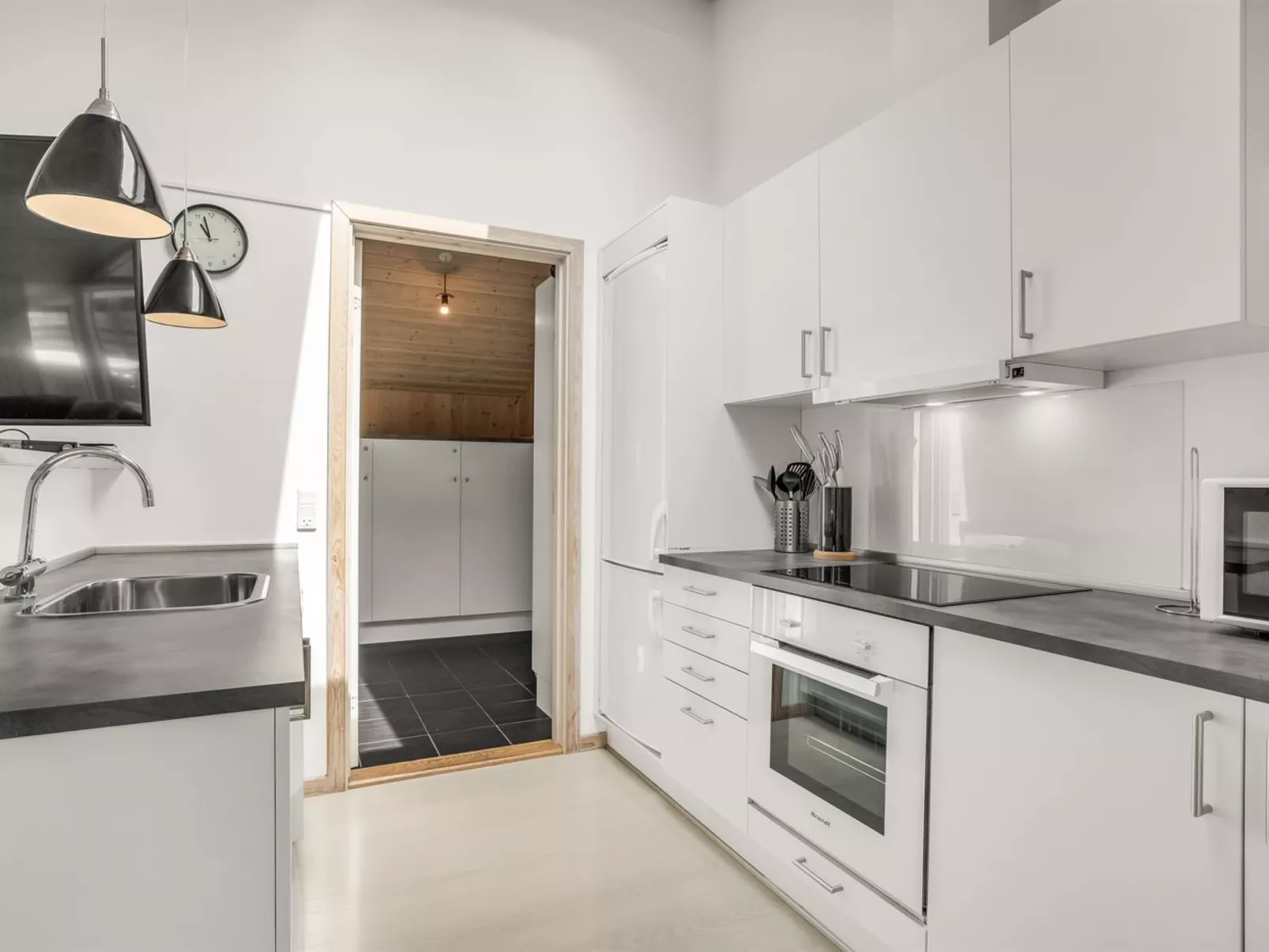 "Mika" - 800m from the sea-Binnen