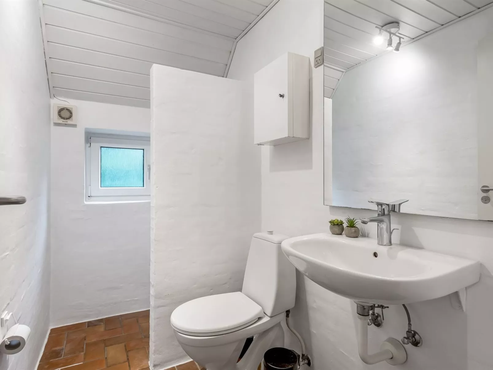 "Alisa" - 2km from the sea-Binnen