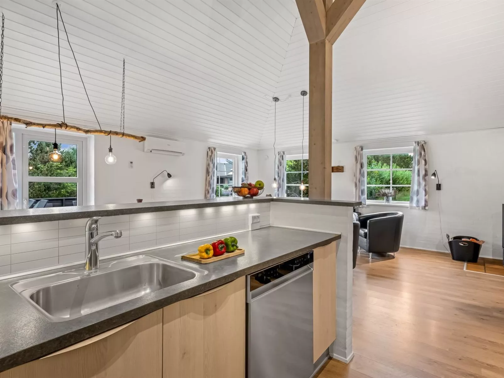 "Guthbrand" - 1.3km from the sea-Binnen