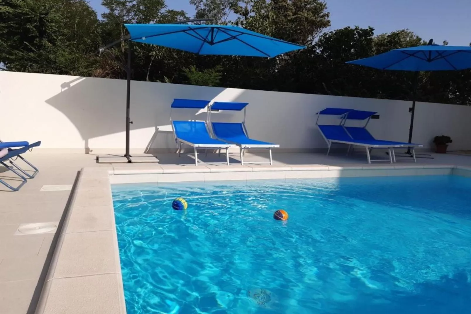 Two Bedroom Apartment With Private Pool-Zwembad