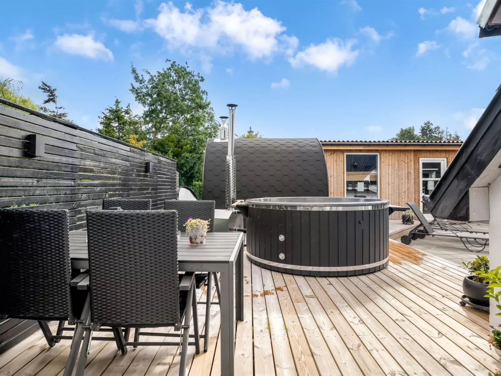 "Milutin" - 650m from the sea-Binnen