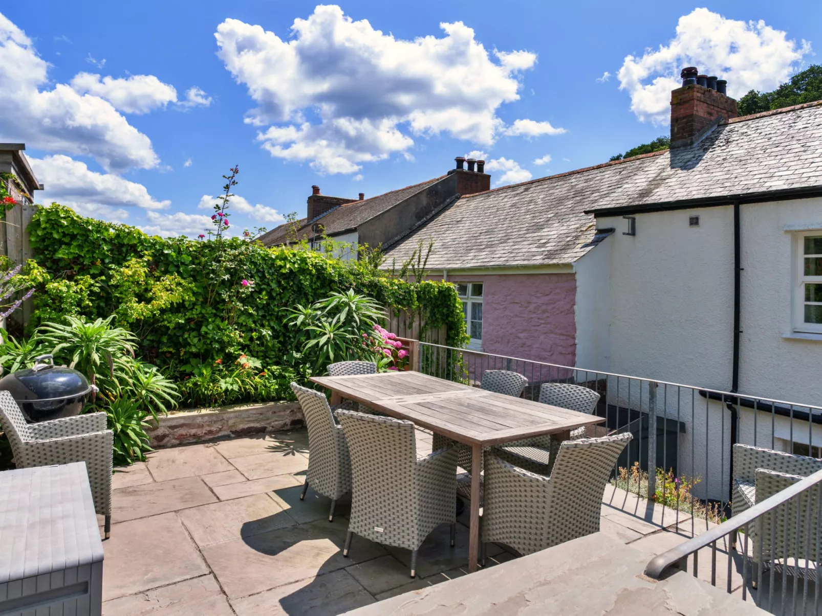 Woodleigh, Cawsand-Buiten