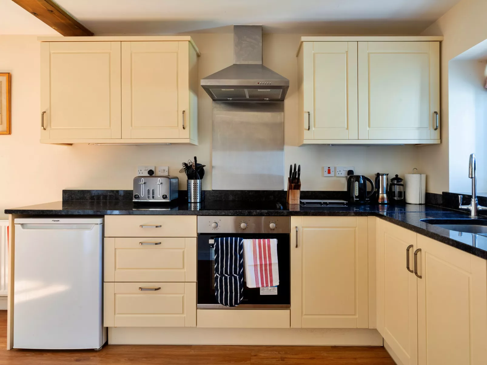 The Old Granary-Binnen