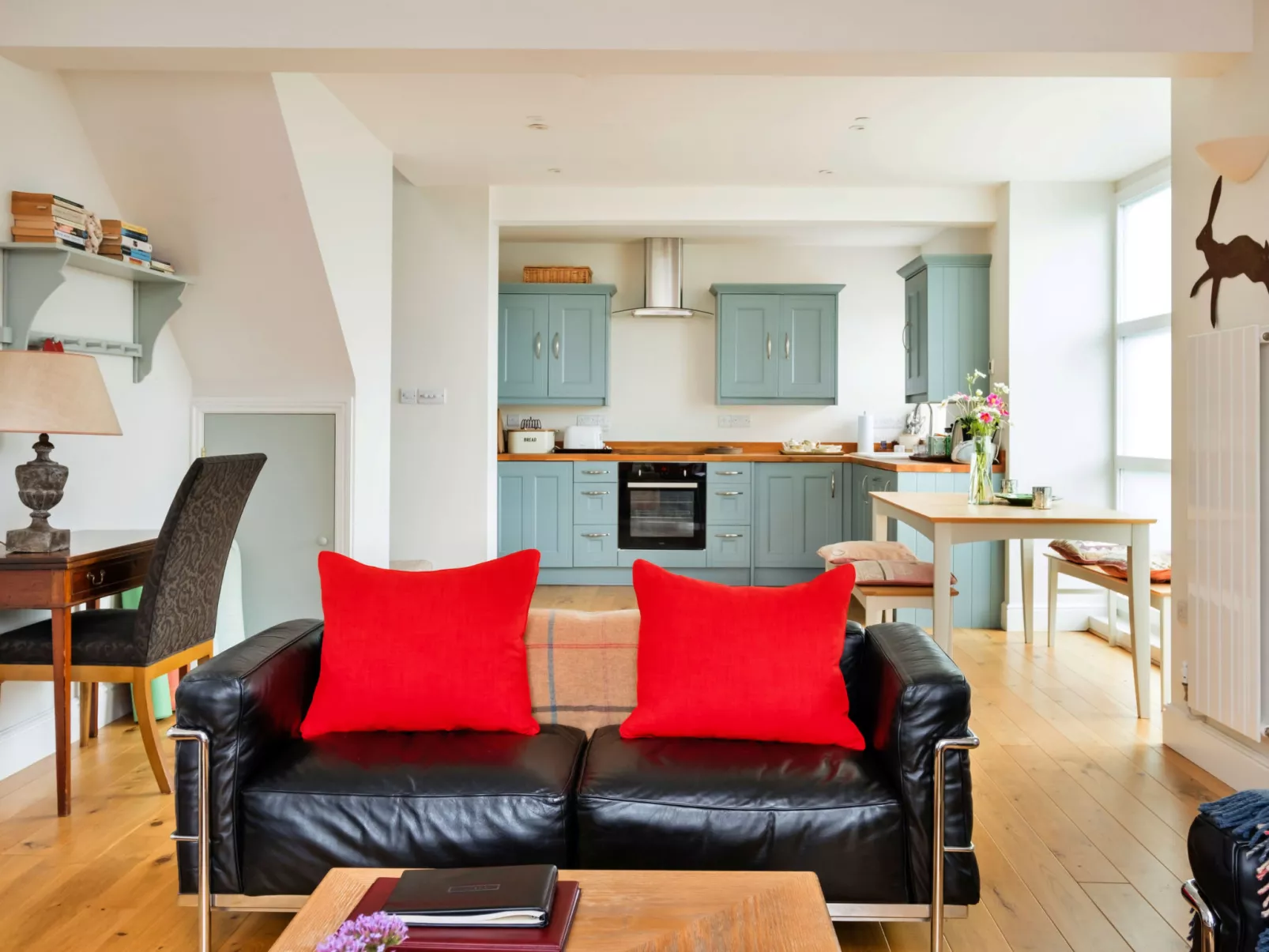 Coach House Wellbeing Retreat-Binnen