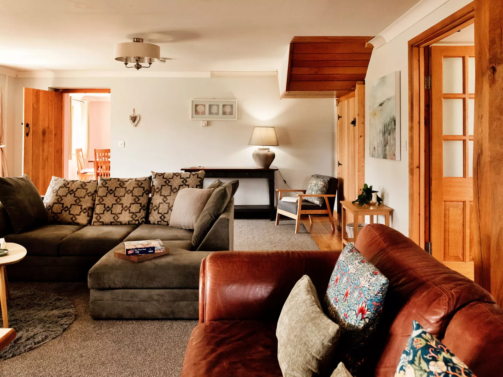 The Welsh Farmhouse-Binnen