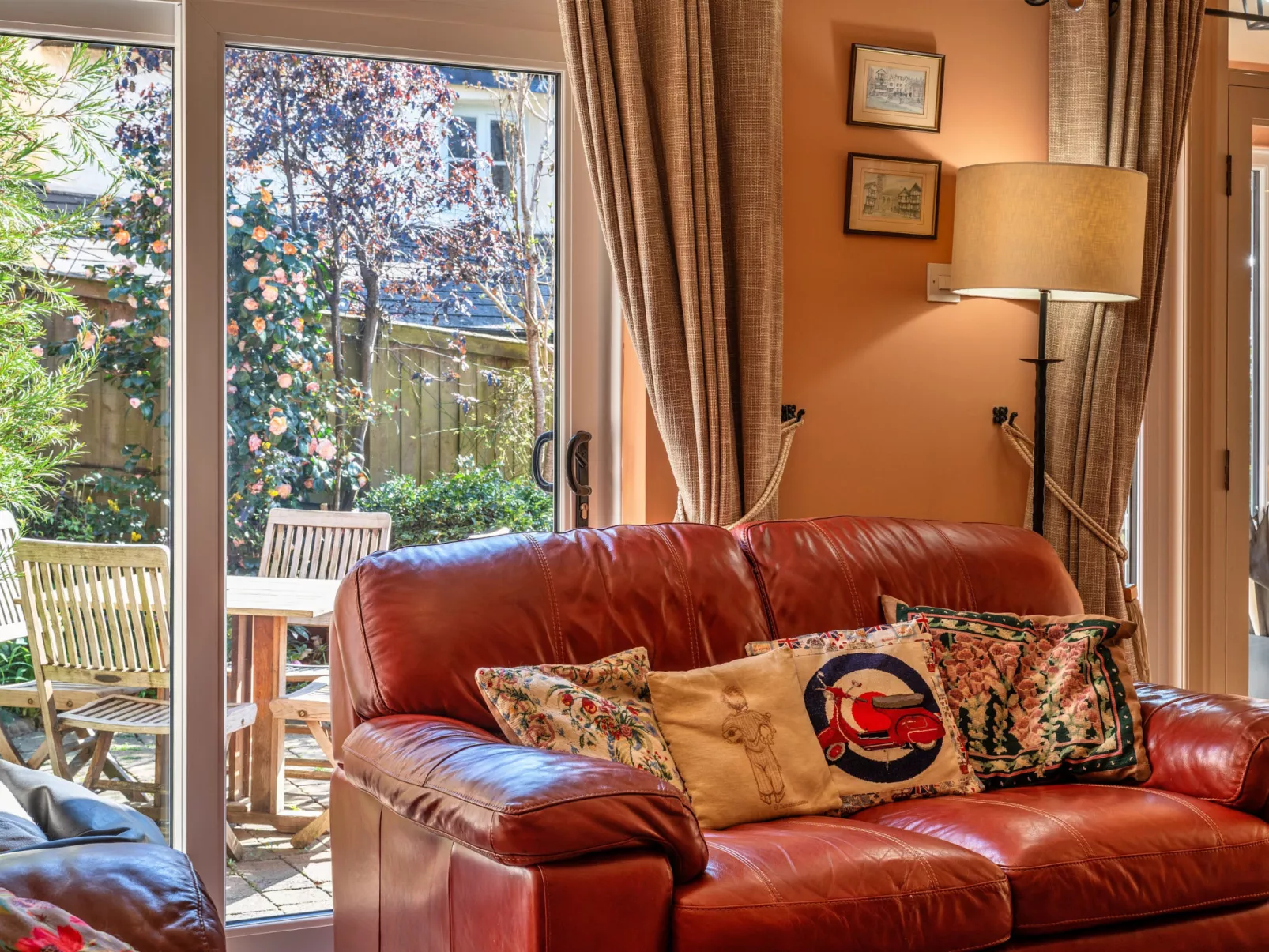 Cherry Tree Cottage-Binnen