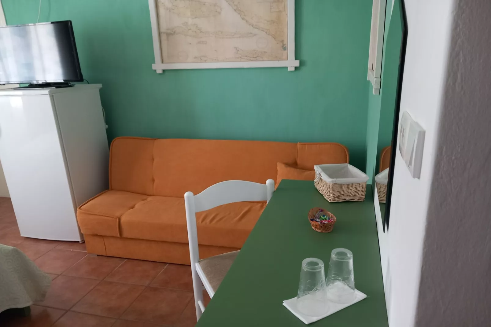 Guest House Green Corner Supetarska Draga - Triple Room with Terrace and Sea View-Binnen