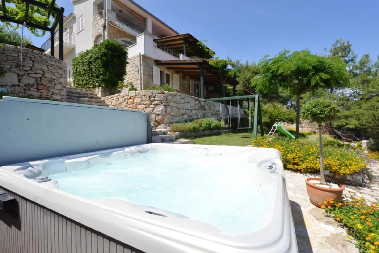 One-Bedroom Apartment (Smokva)-Spa