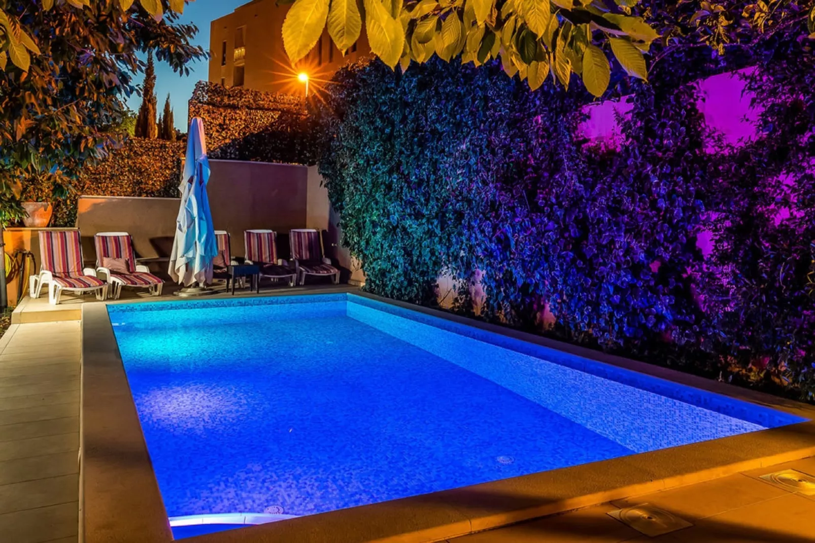 Three Bedroom Apartment with Pool-Zwembad