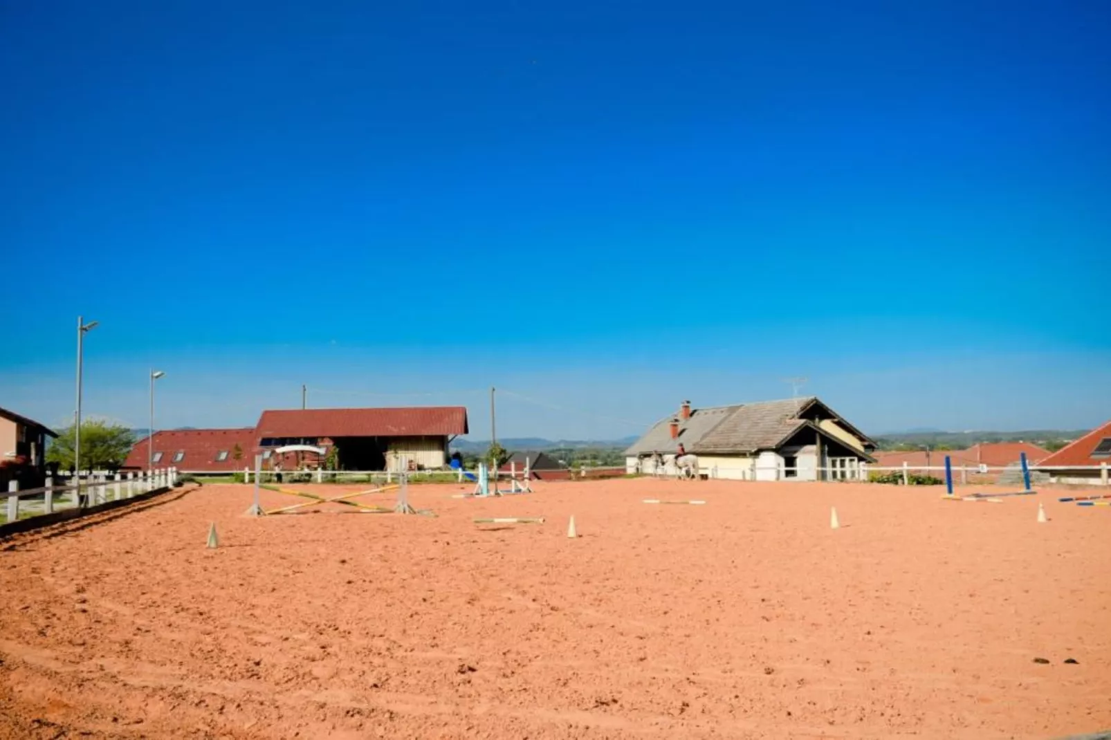 Zevnik Quiet Retreat with Stunning Views and Equestrian Activities - One Bedroom Apartment-Buitenlucht