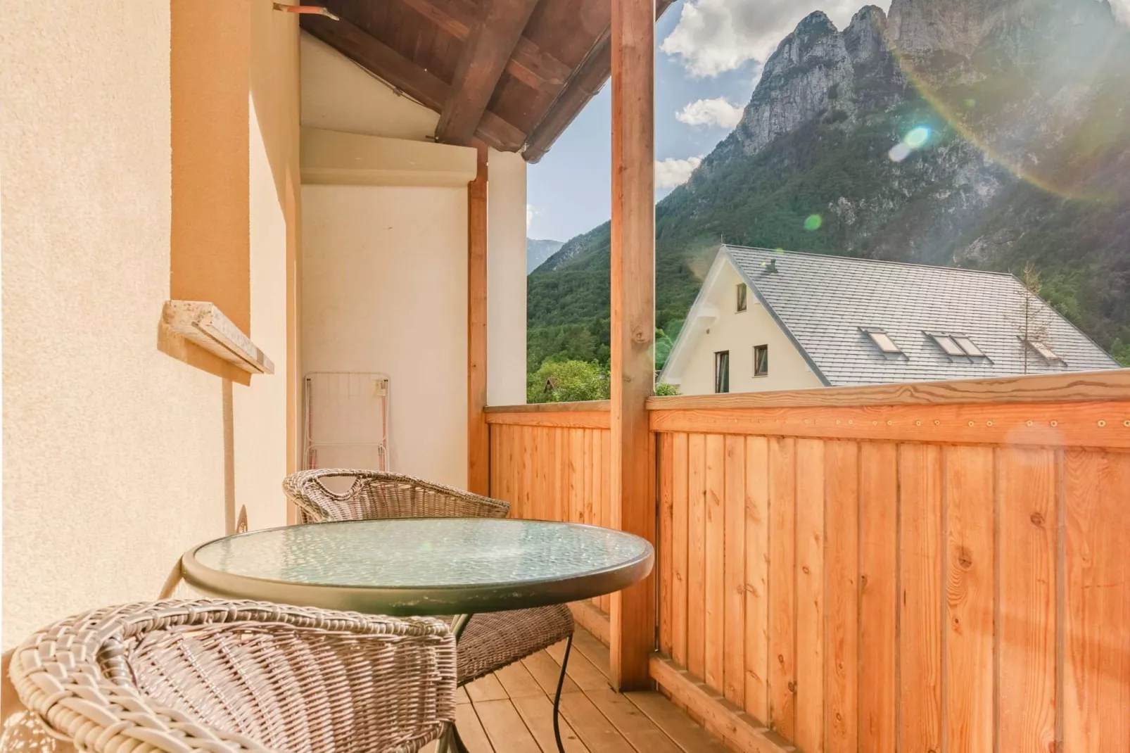 Log pod Mangartom Amazing Apartment with Balcony - One Bedroom Apartment with Balcony-Uitzicht