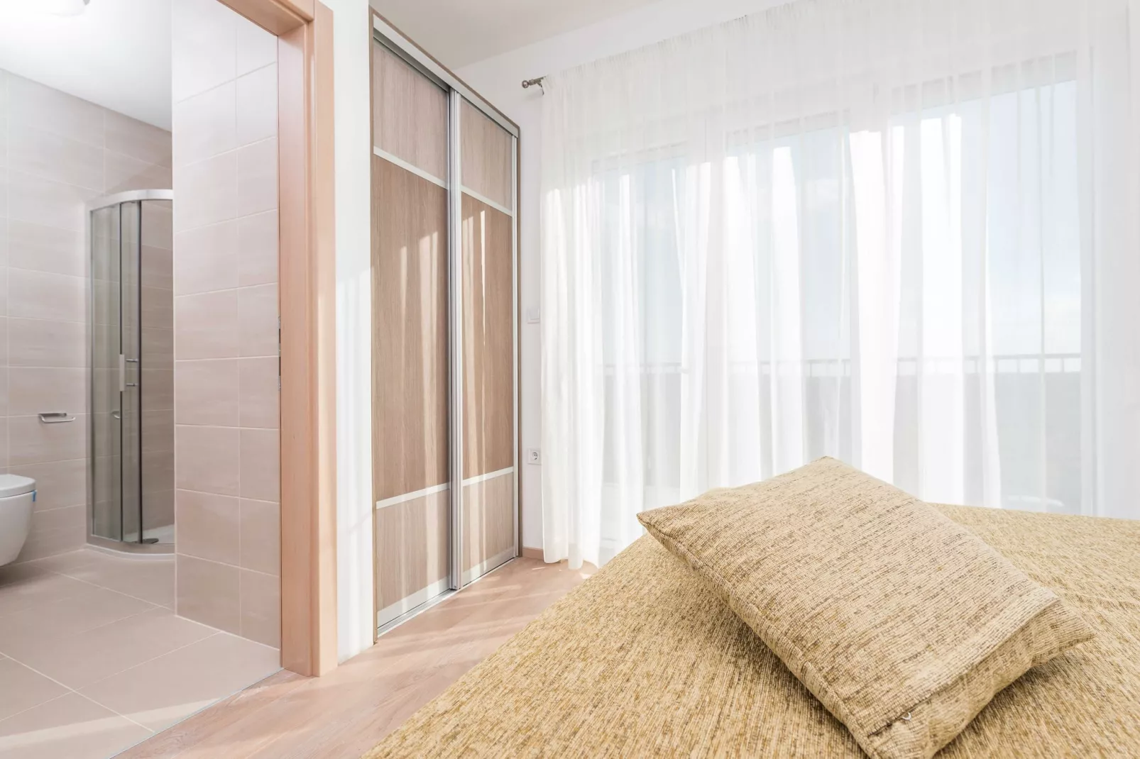 Luxury Escape with Swimming Pool & Modern Design - Four Bedroom Villa with Private Pool ( Villa 1)-Slaapkamer