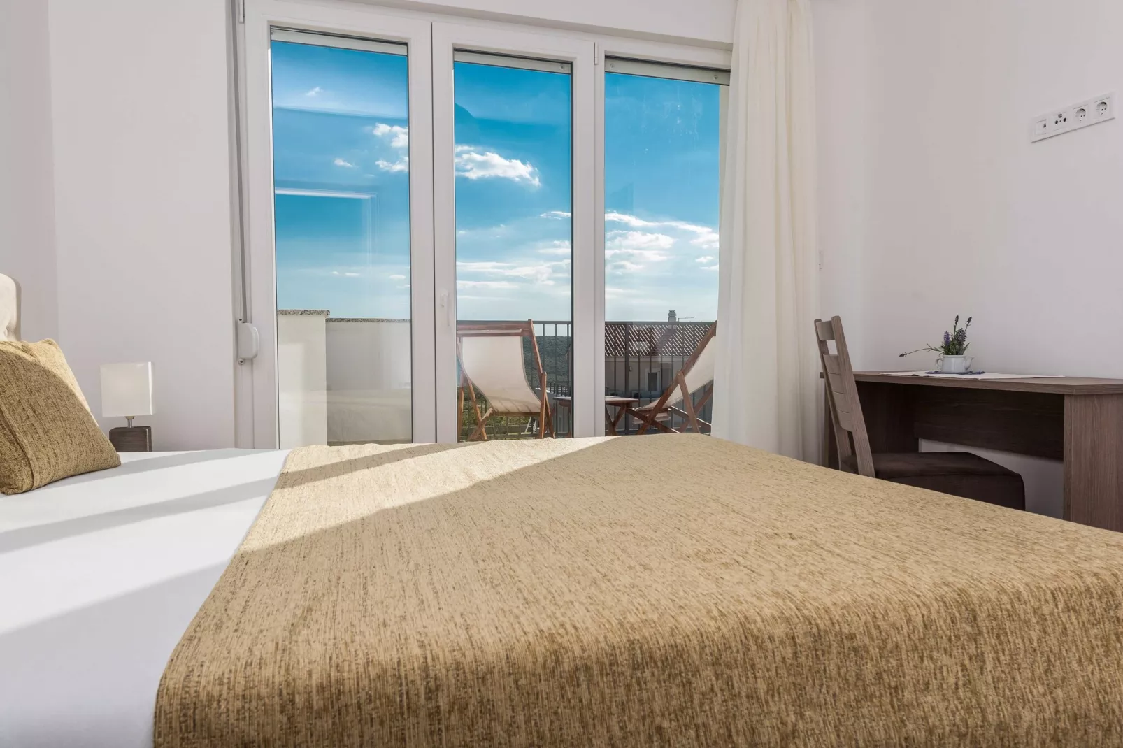 Luxury Escape with Swimming Pool & Modern Design - Four Bedroom Villa with Sea View and Private Pool ( Villa 8)-Slaapkamer