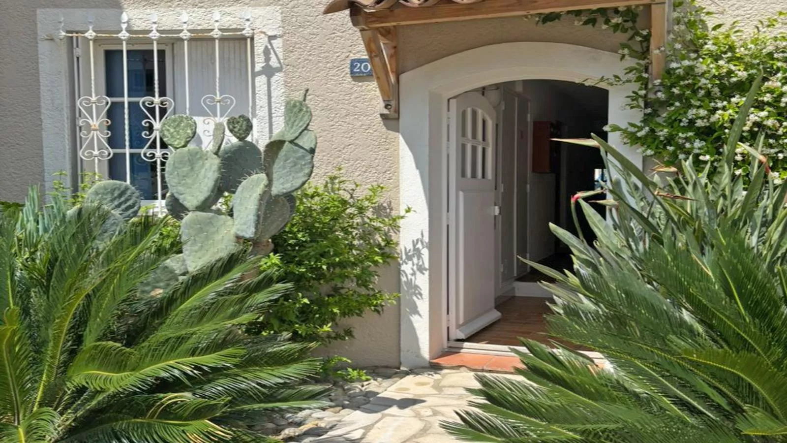 Arlore-Buitenkant zomer