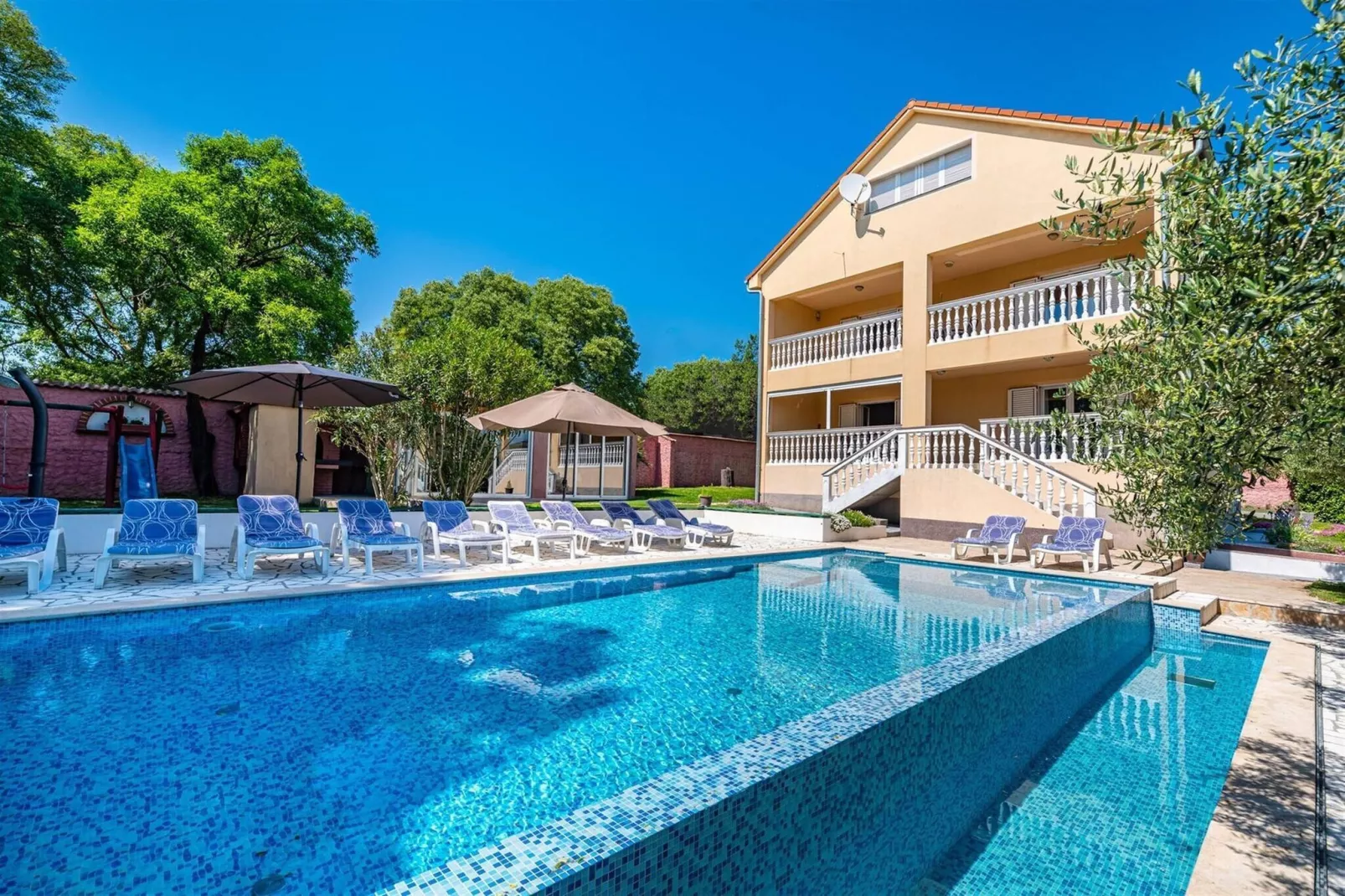 Holiday home Blanka-Zwembad