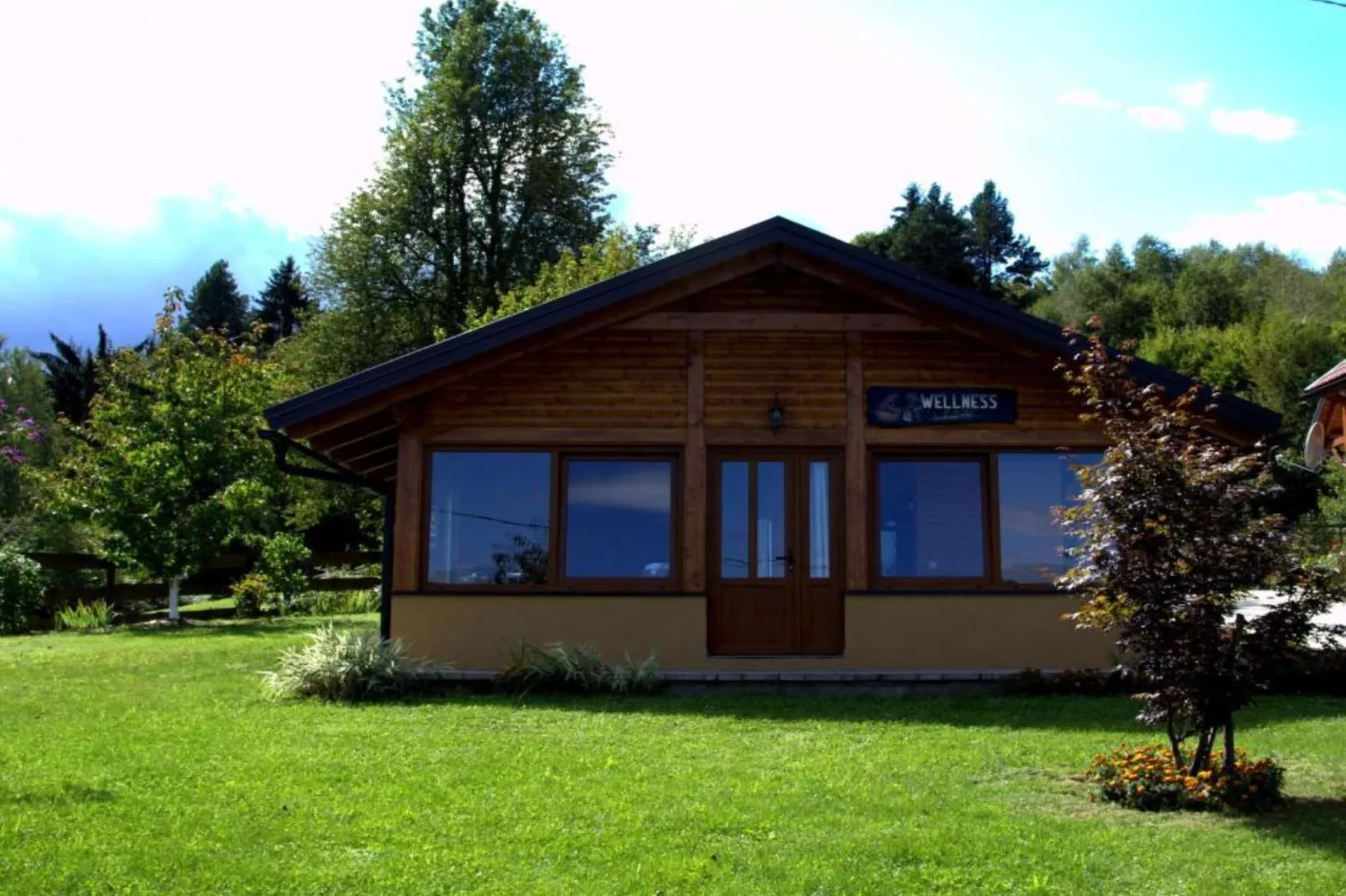 Brezova Poljana Lodge with Sauna and Hot-Tub - Five Bedroom Holiday Home-Buitenlucht