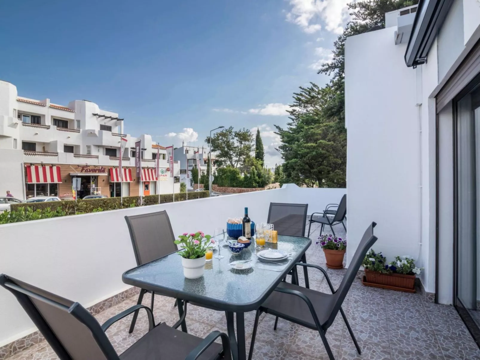 Patrick - Sunny Way-Buiten