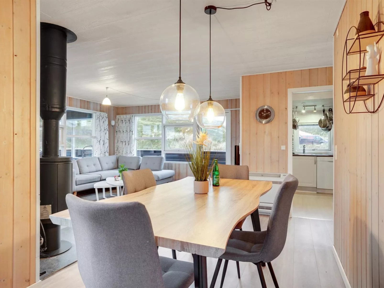 "Veetrikki" -  from the sea-Binnen