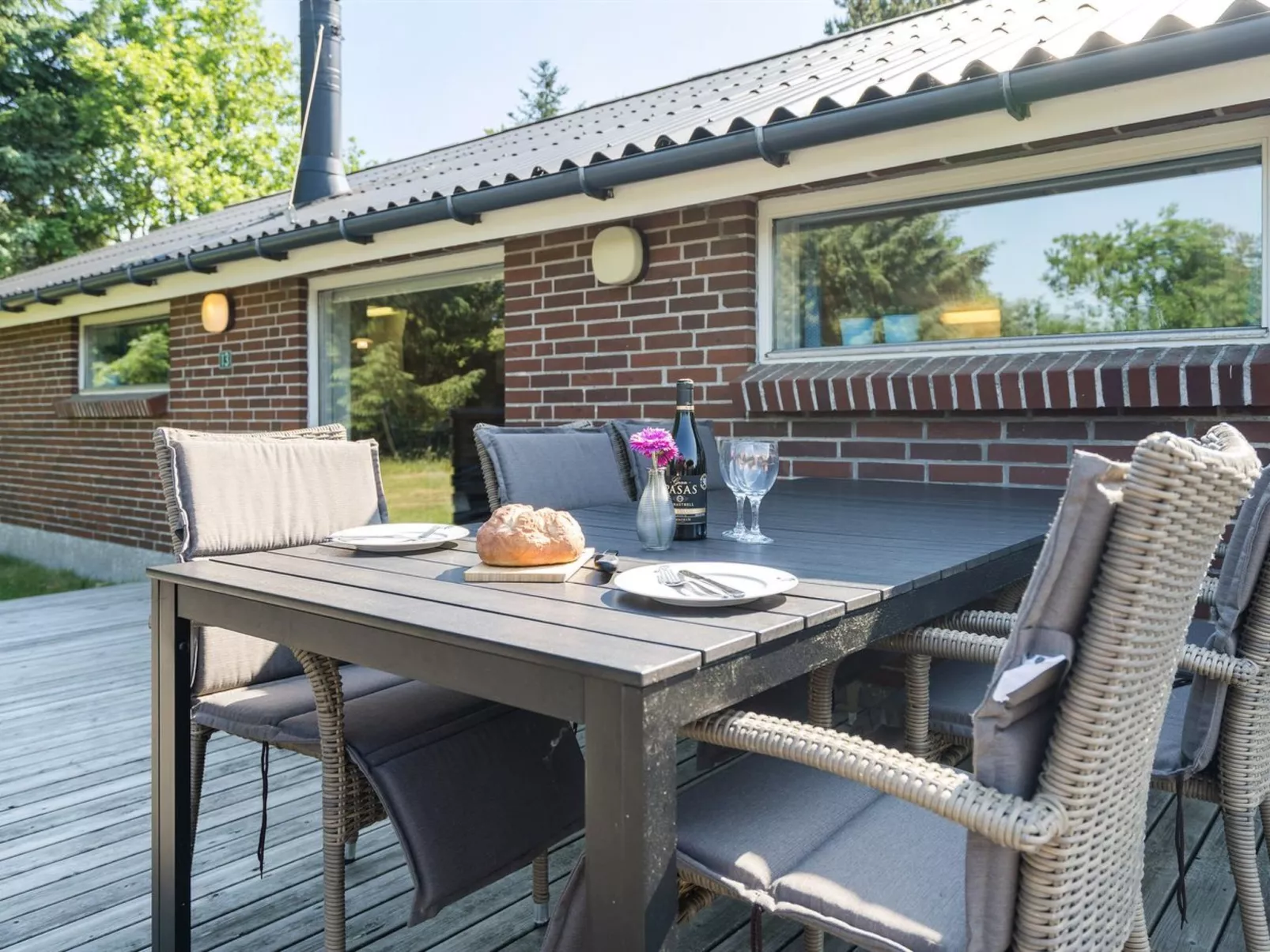 "Elinbjörn" - 1km from the sea-Buiten